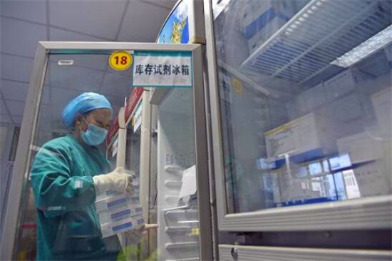 赠卵代生三代试管取卵后可以吃西瓜吗，听听专家的建议吧